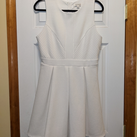 Francesca's Collections Dresses & Skirts - Francesca's White Knee Length Dress